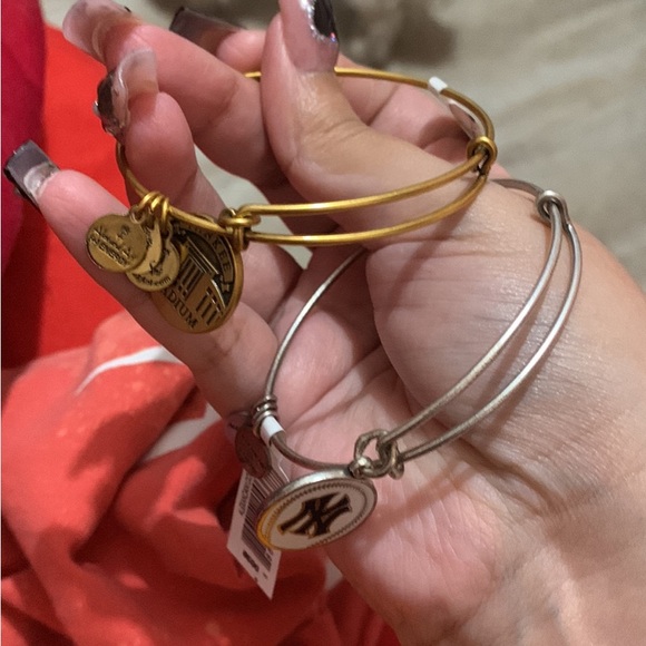 Women’s Alex and ani bracelet Yankee stadium - Picture 3 of 3